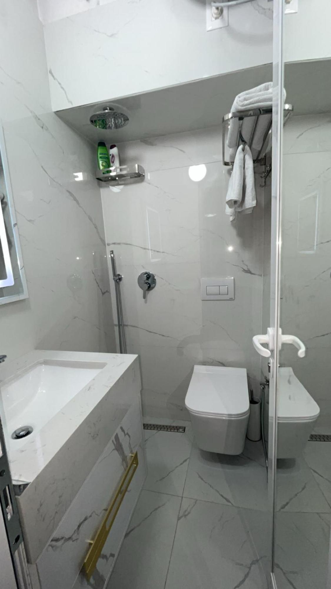 Evis House Leilighet Tiranë