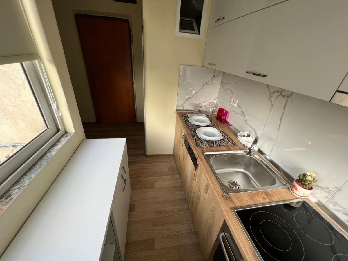 Evis House Apartment *